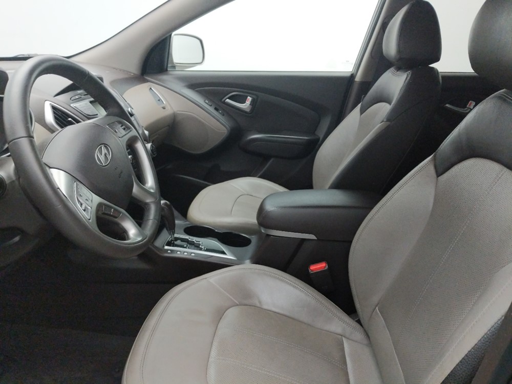 2013 Hyundai Tucson - Driver Front Seat