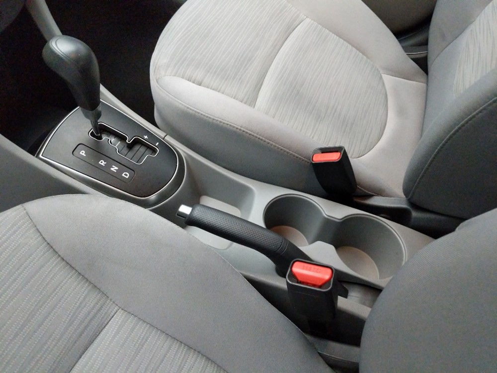 2017 Hyundai Accent - Center Console/Cup Holders