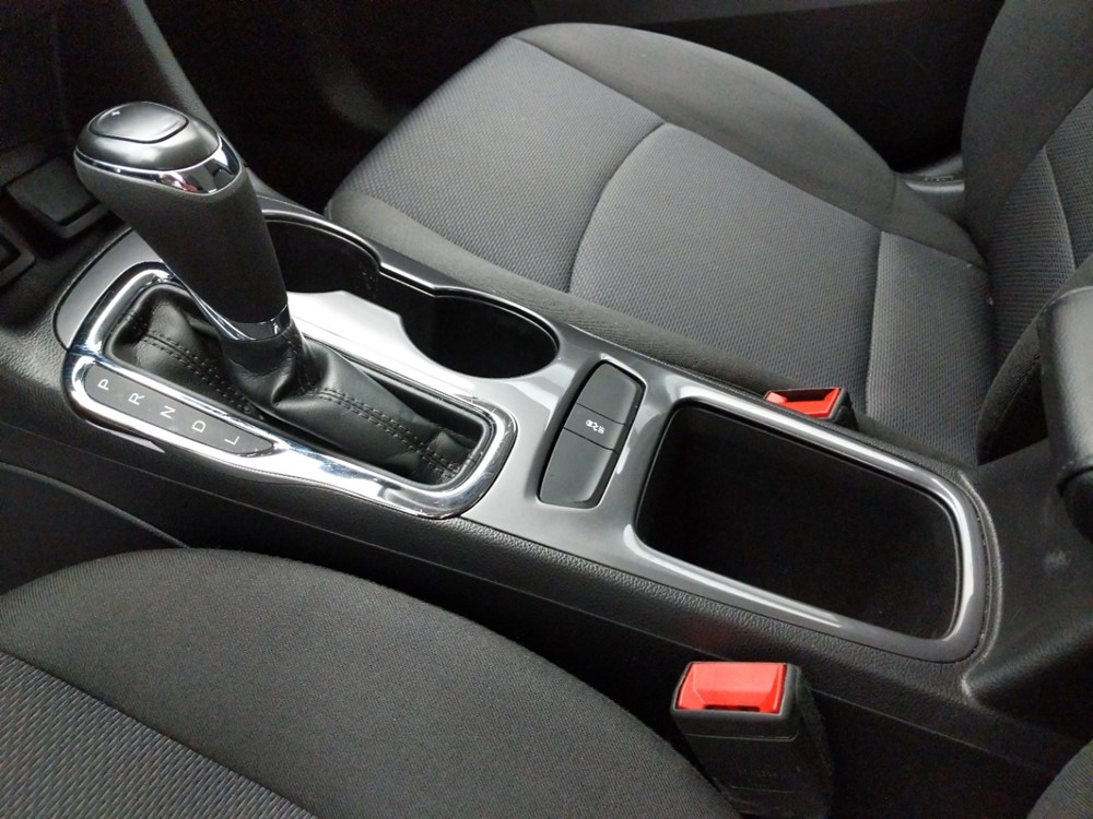 2018 Chevrolet Cruze - Center Console/Cup Holders