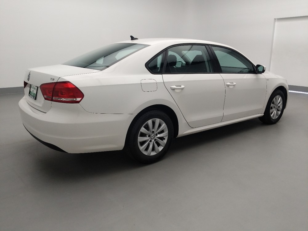 2015 Volkswagen Passat - Passenger Rear Side