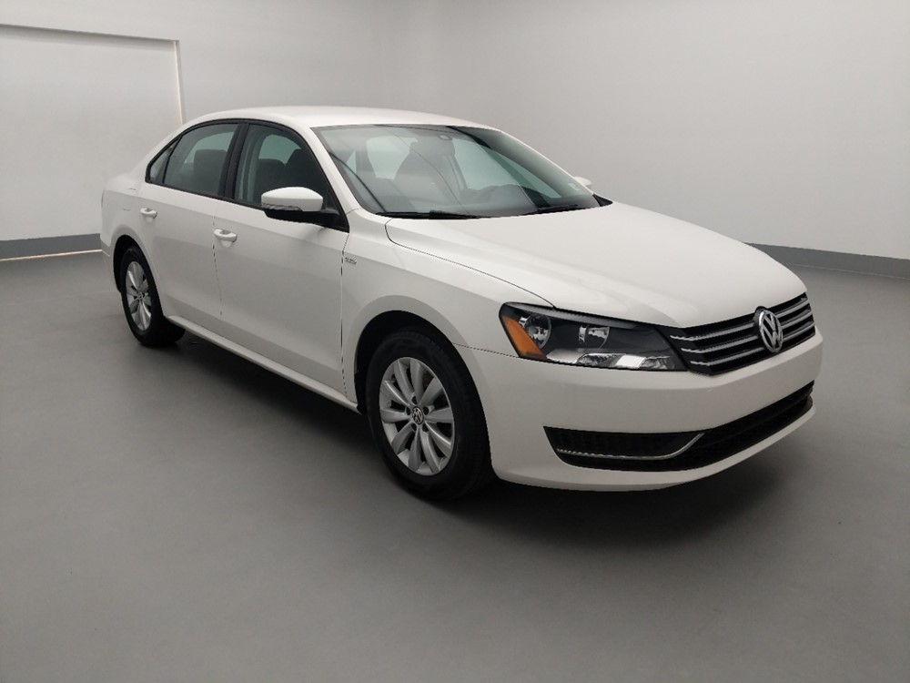 2015 Volkswagen Passat - Passenger Front Bumper