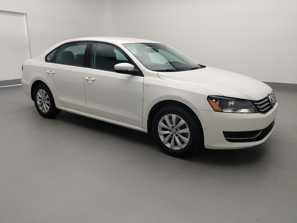 2015 Volkswagen Passat - Passenger Front Side