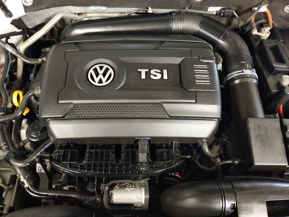 2015 Volkswagen Passat - Engine