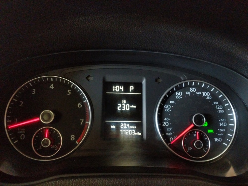 2015 Volkswagen Passat - Odometer Close Up