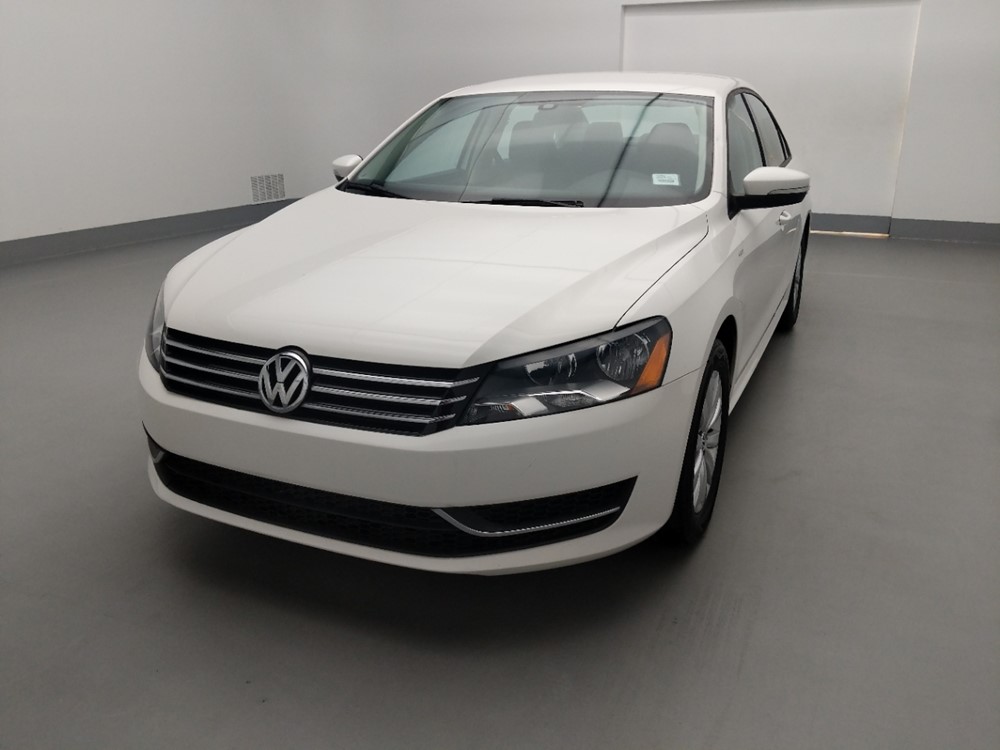 2015 Volkswagen Passat - Driver Front Hood