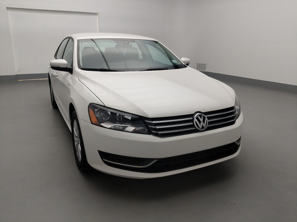 2015 Volkswagen Passat - Passenger Front Hood