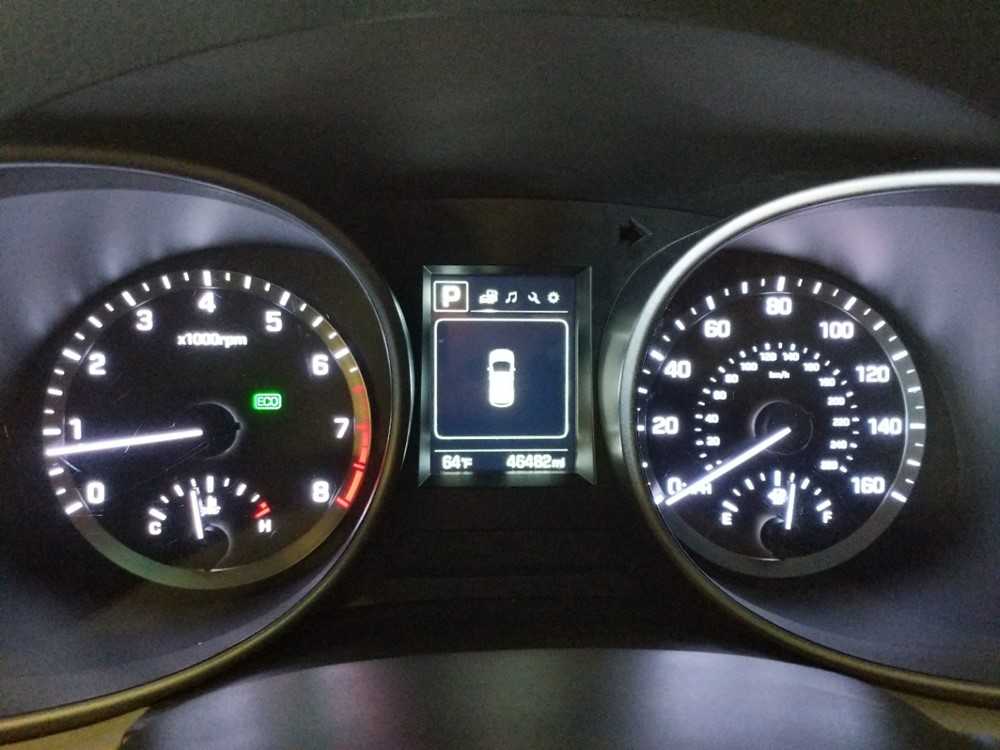 2017 Hyundai Santa Fe - Odometer Close Up