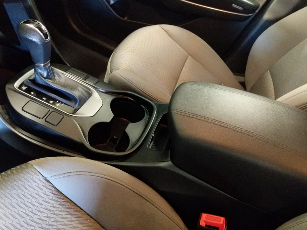 2017 Hyundai Santa Fe - Center Console/Cup Holders