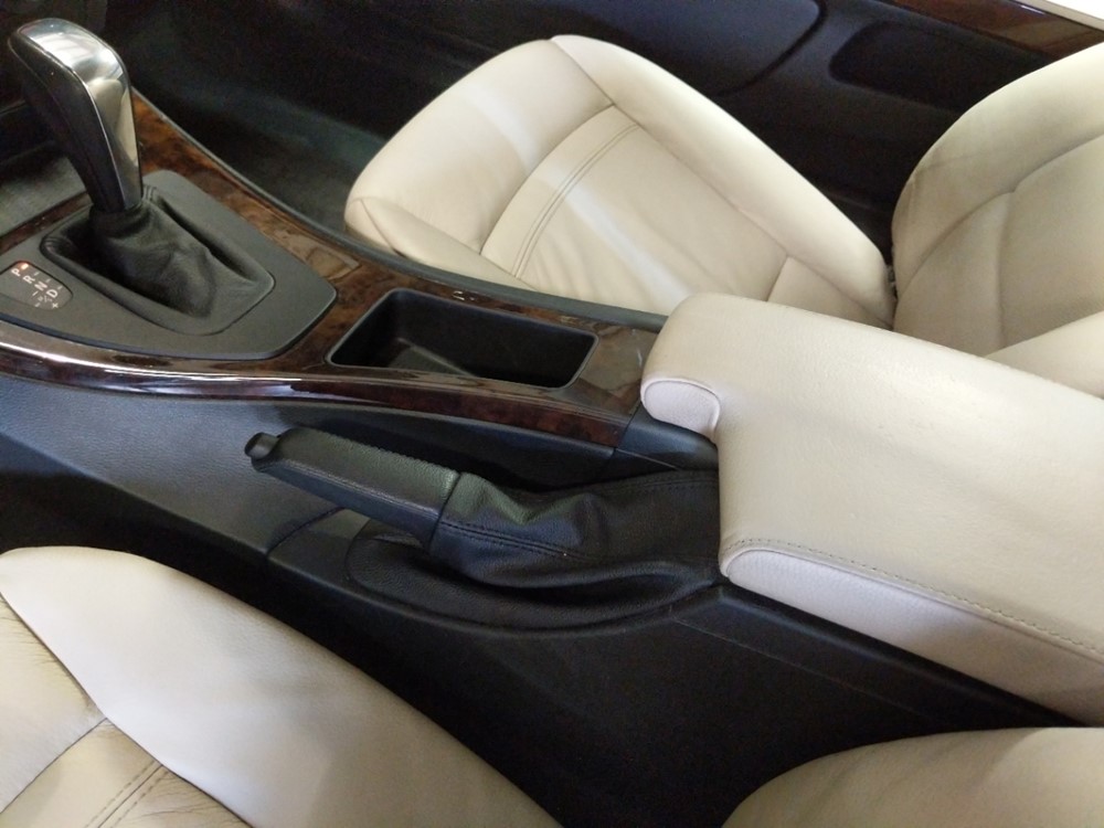 2012 BMW 328i - Center Console/Cup Holders
