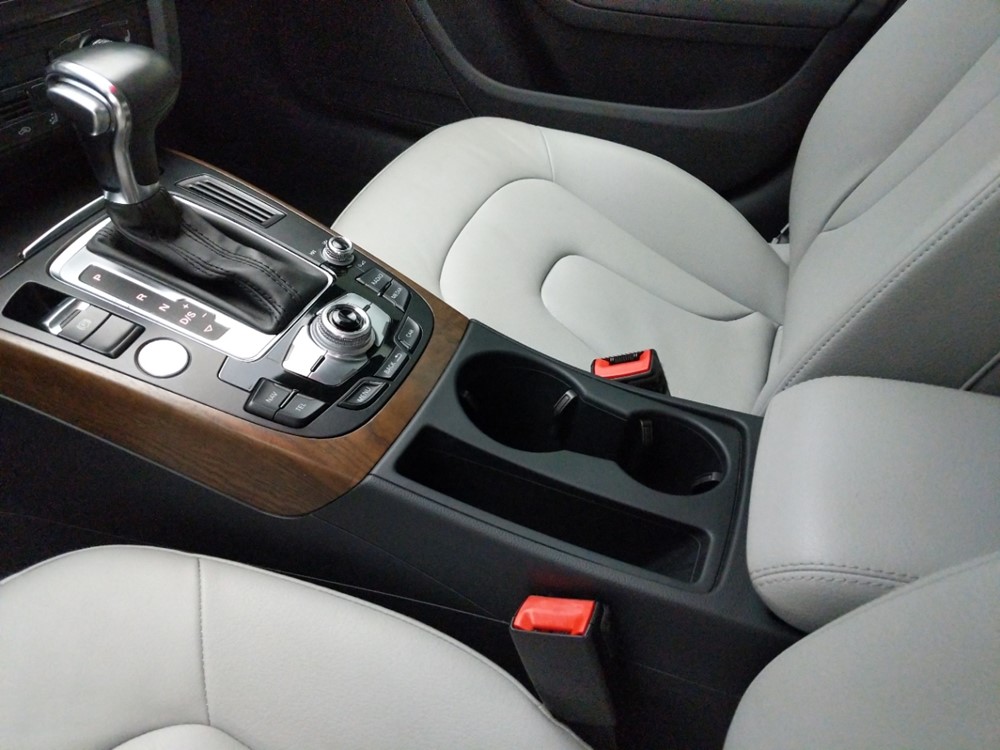 2015 Audi A4 - Center Console/Cup Holders