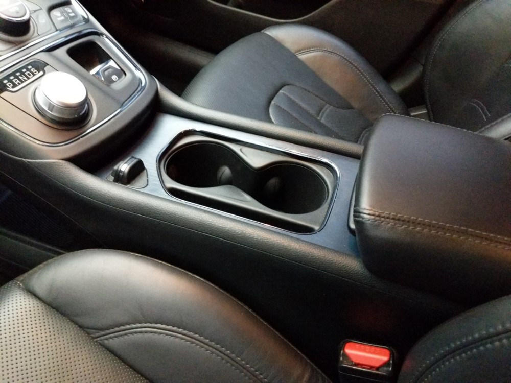 2015 Chrysler 200 - Center Console/Cup Holders
