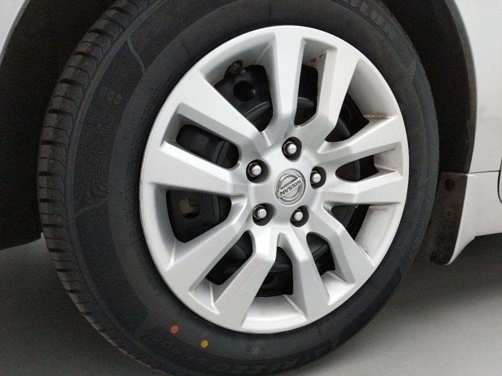 2016 Nissan Altima - Wheel