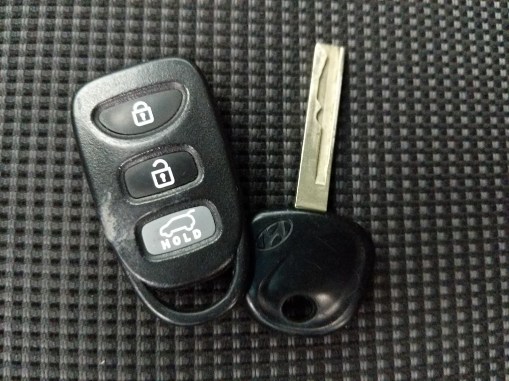 2017 Hyundai Elantra - Keys