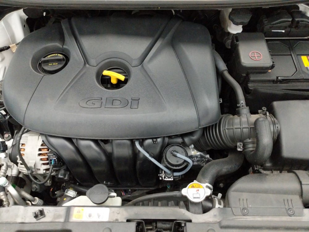 2017 Hyundai Elantra - Engine