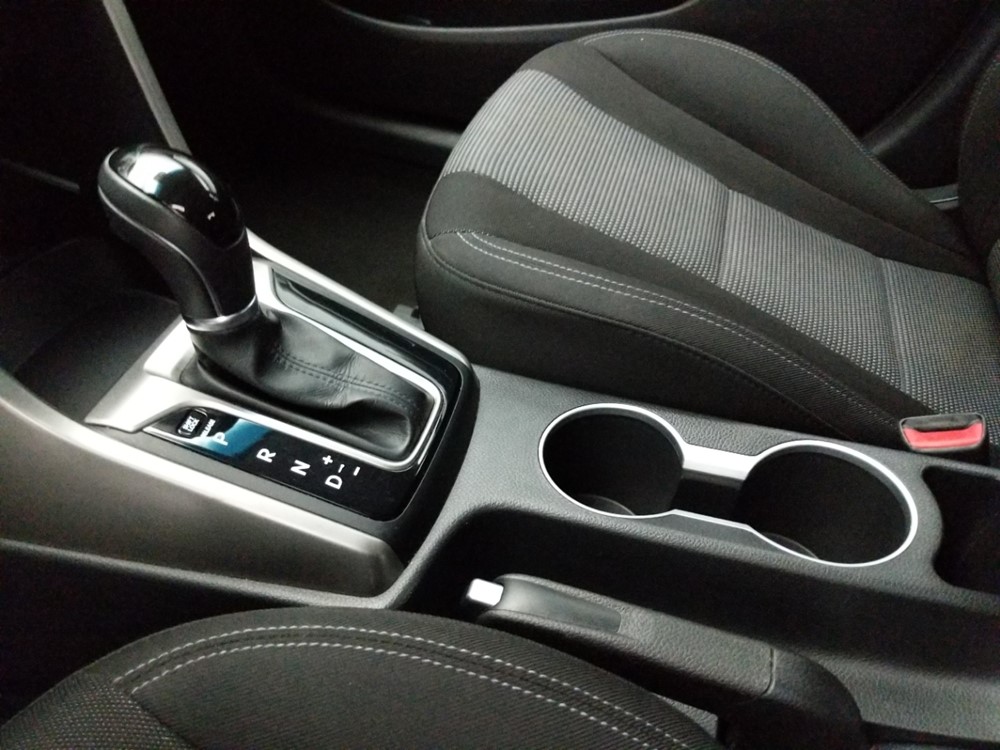 2017 Hyundai Elantra - Center Console/Cup Holders