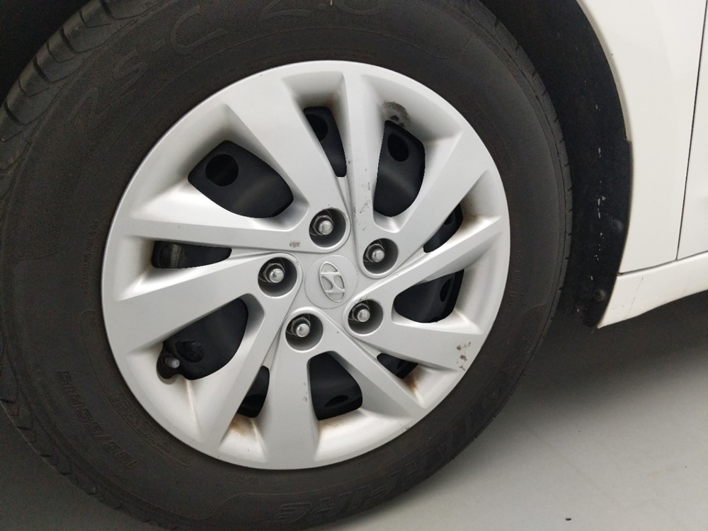 2017 Hyundai Elantra - Wheel