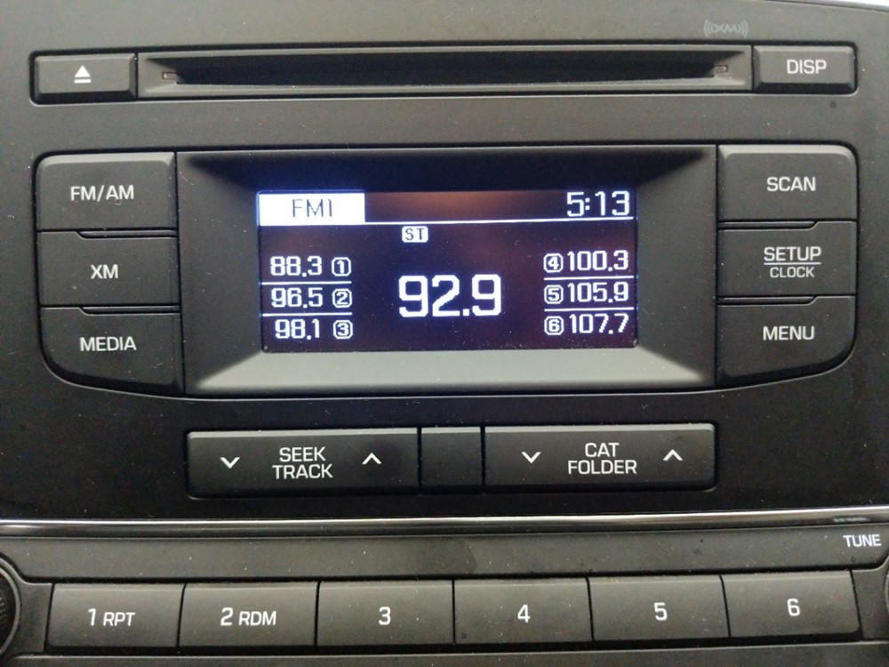 2017 Hyundai Elantra - Stereo Package