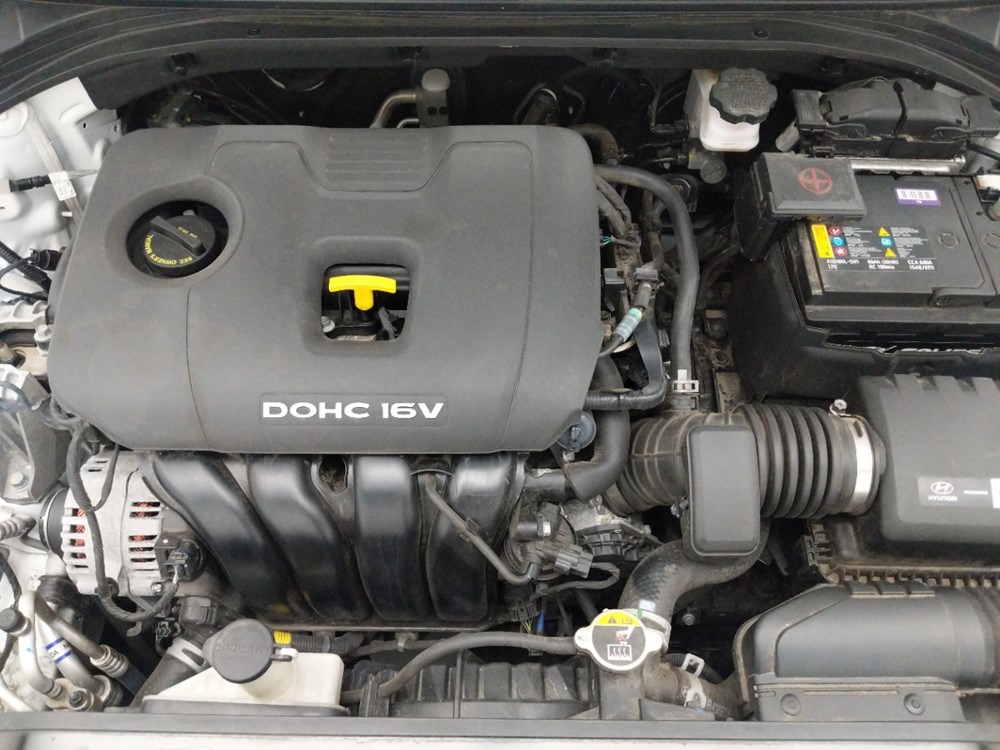 2017 Hyundai Elantra - Engine