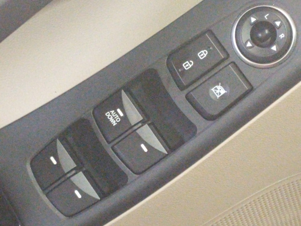 2016 Hyundai Elantra - Driver Power Windows/Lock Control