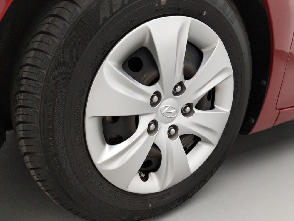 2016 Hyundai Elantra - Wheel