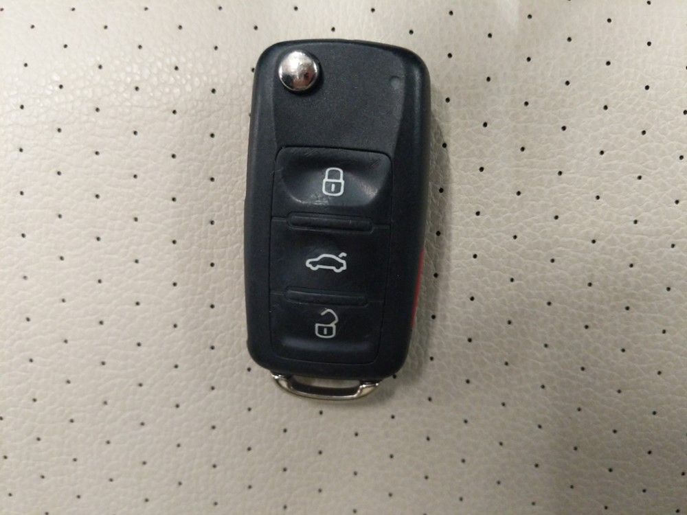 2016 Volkswagen Jetta - Keys