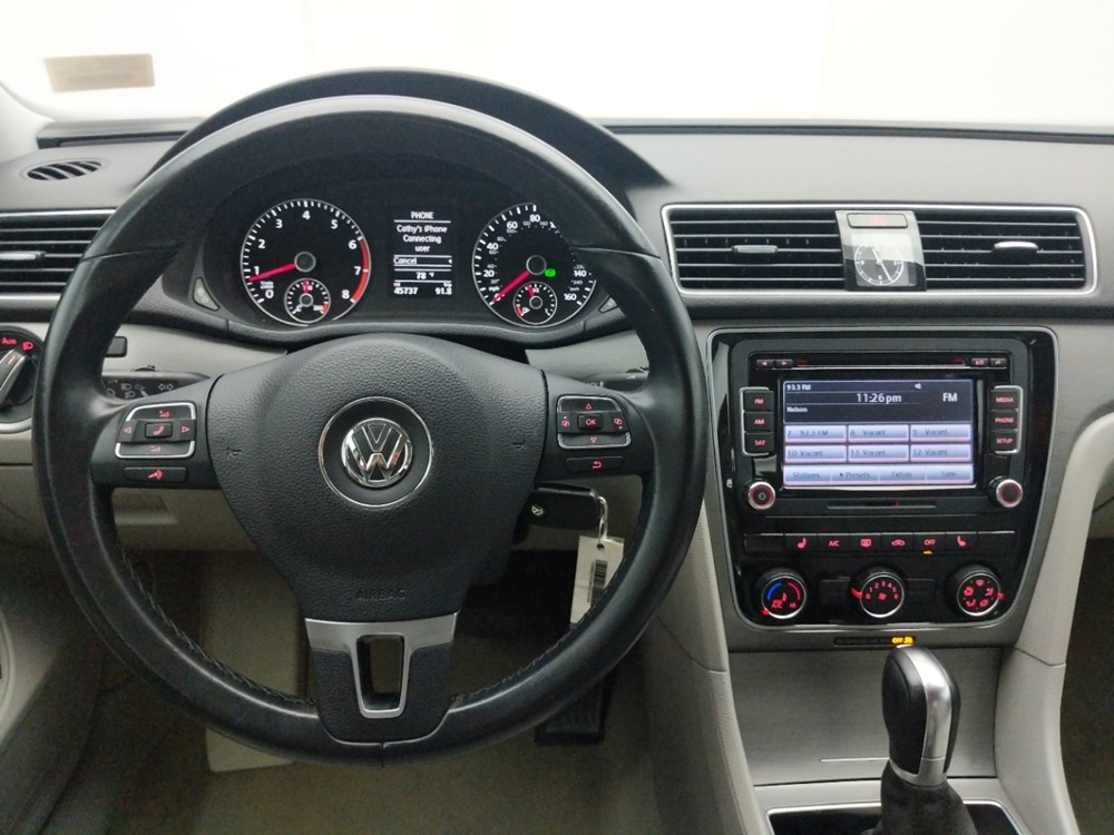 2014 Volkswagen Passat - Driver Dash