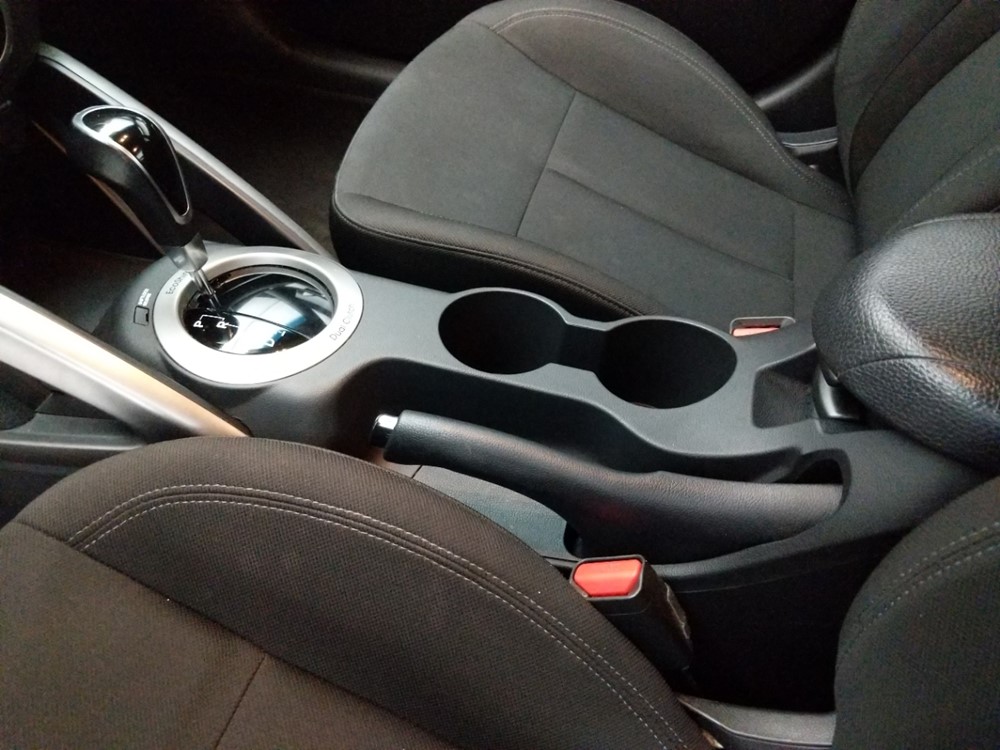 2017 Hyundai Veloster - Center Console/Cup Holders