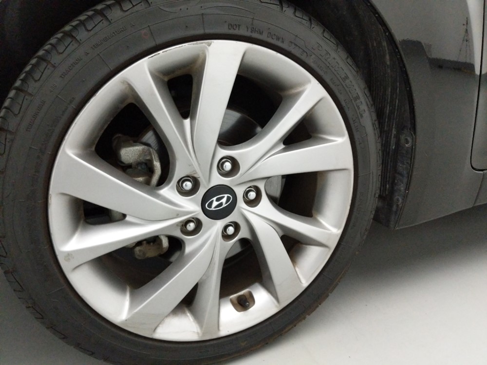 2017 Hyundai Veloster - Wheel