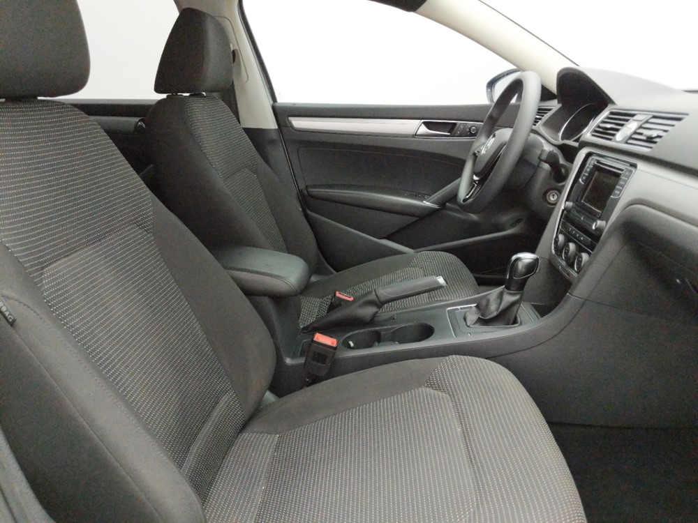 2017 Volkswagen Passat - Passenger Front Seat