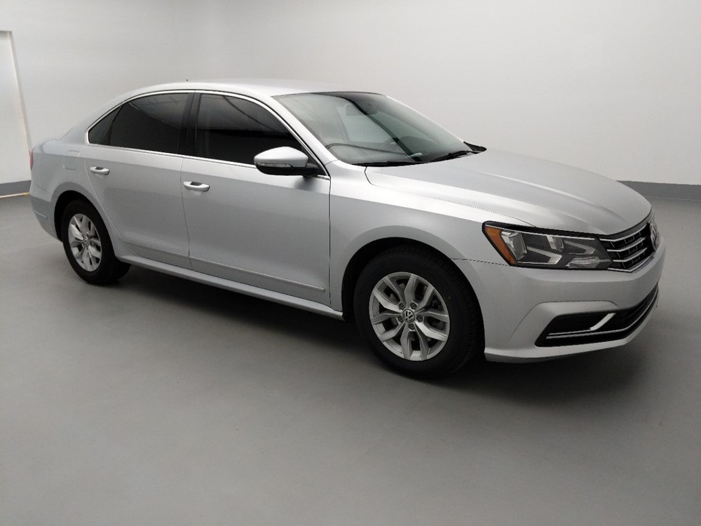 2017 Volkswagen Passat - Passenger Front Side