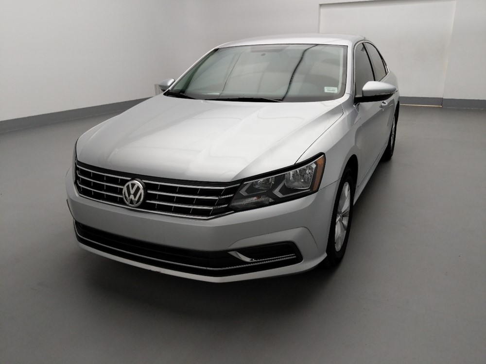 2017 Volkswagen Passat - Driver Front Hood