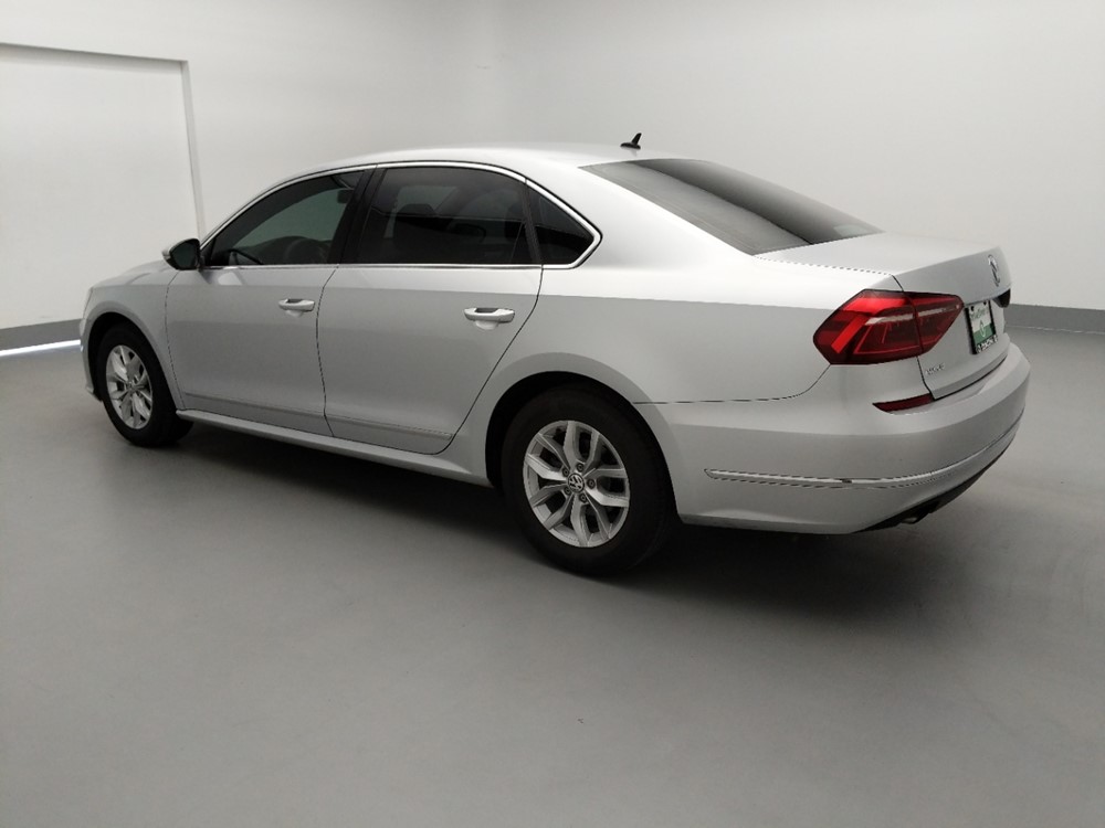 2017 Volkswagen Passat - Driver Rear Side