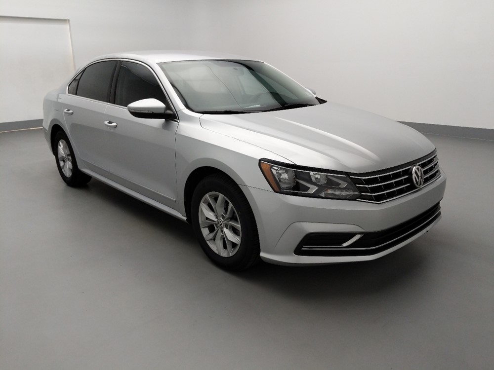 2017 Volkswagen Passat - Passenger Front Bumper