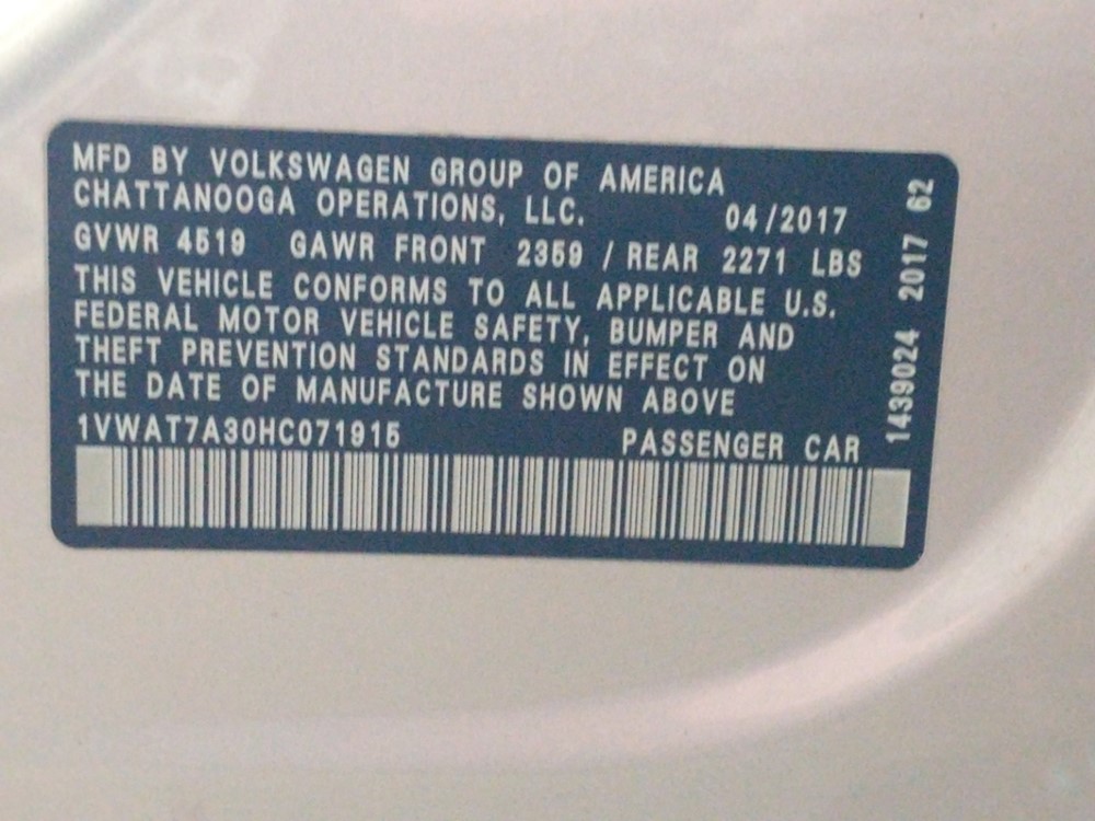 2017 Volkswagen Passat - VIN Plate