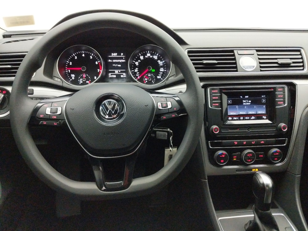 2017 Volkswagen Passat - Driver Dash