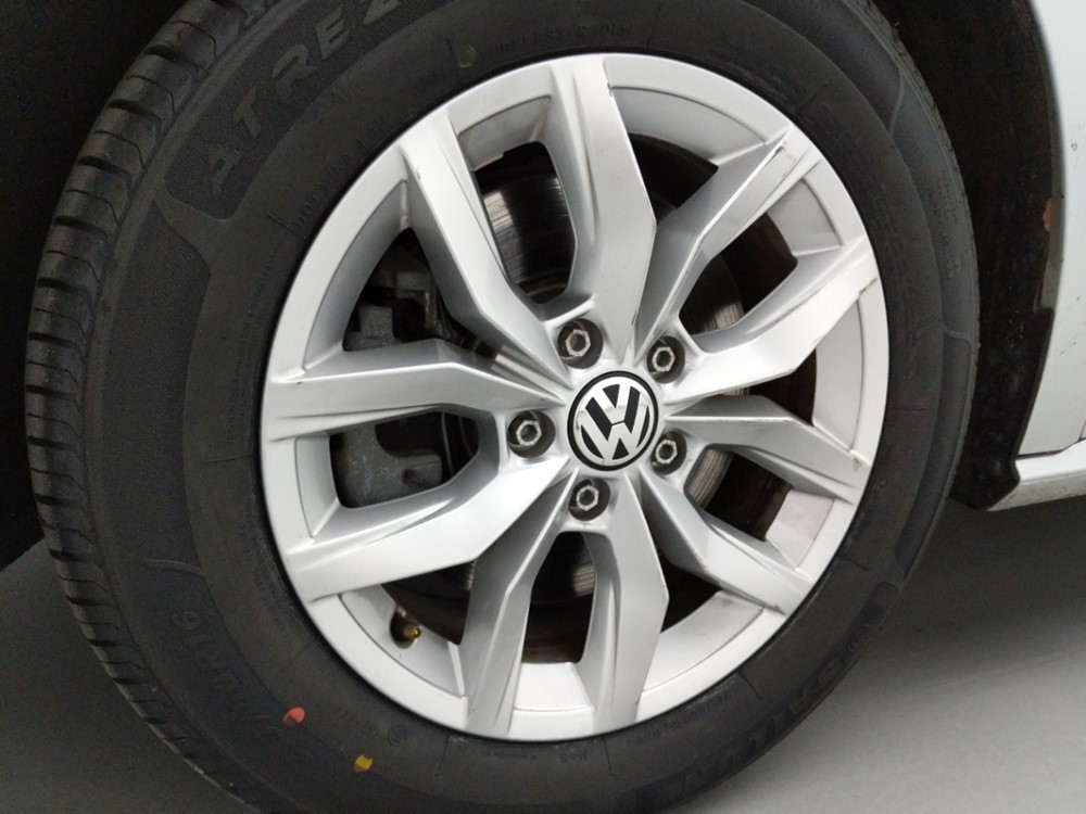 2017 Volkswagen Passat - Wheel