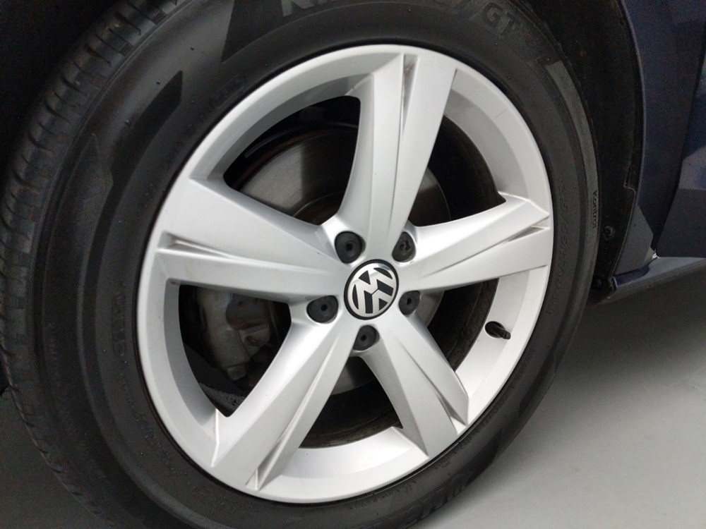 2015 Volkswagen Passat - Wheel