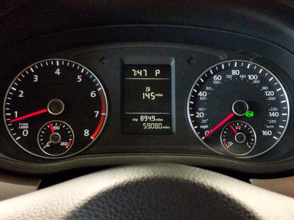 2015 Volkswagen Passat - Odometer Close Up