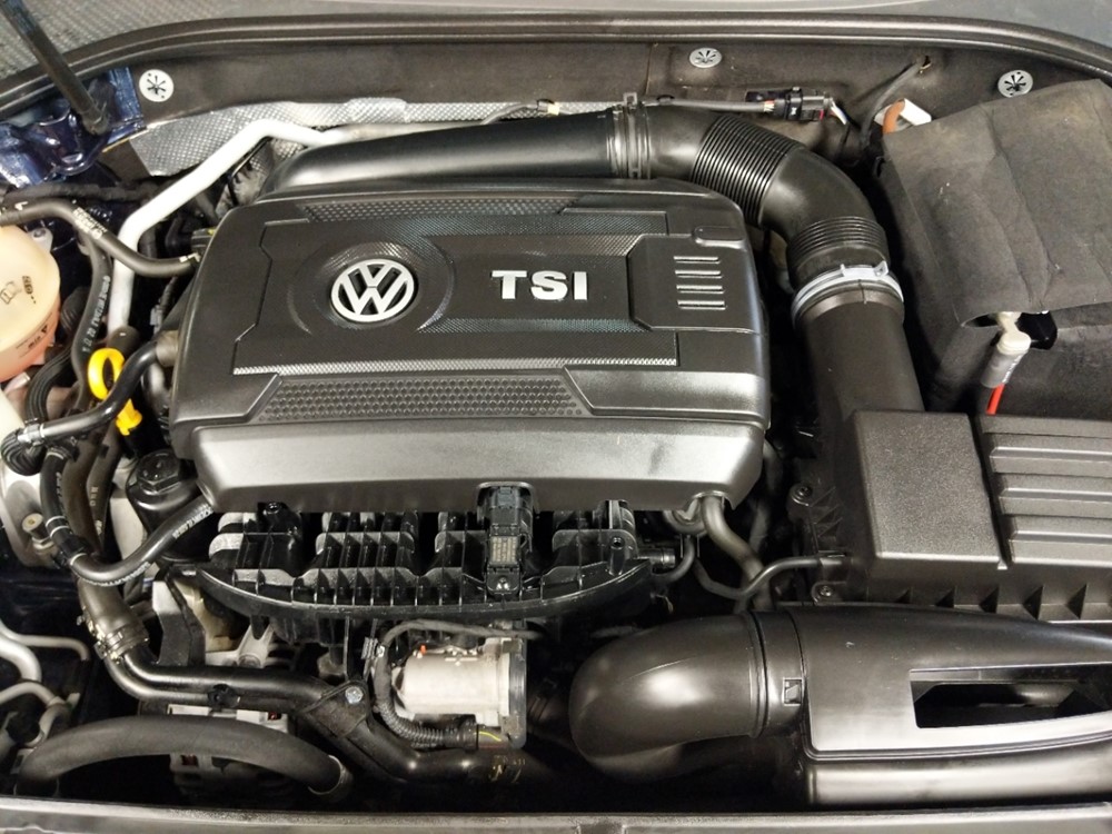 2015 Volkswagen Passat - Engine