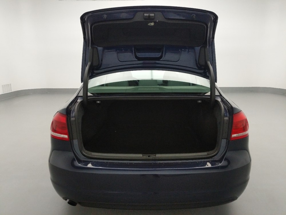 2015 Volkswagen Passat - Trunk