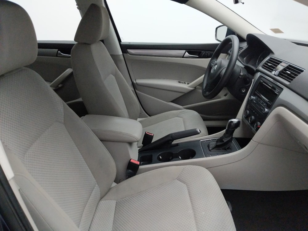 2015 Volkswagen Passat - Passenger Front Seat