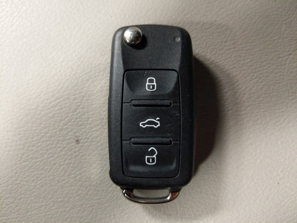 2015 Volkswagen Passat - Keys