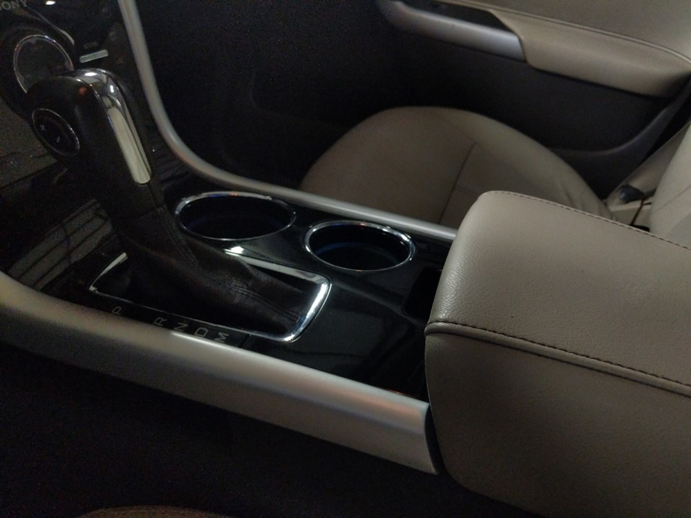 2011 Ford Edge - Center Console/Cup Holders