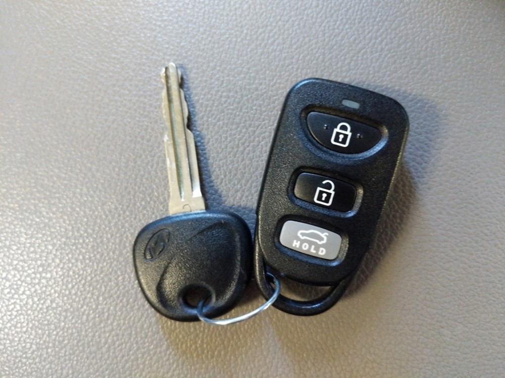 2017 Hyundai Elantra - Keys