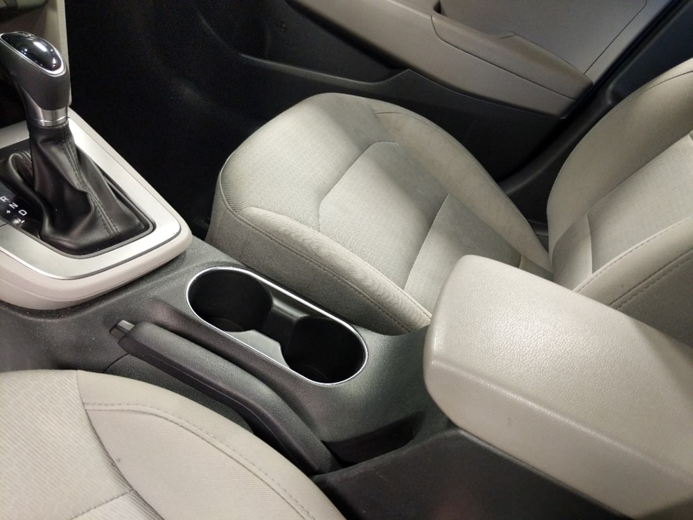 2017 Hyundai Elantra - Center Console/Cup Holders