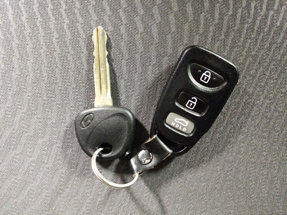 2016 Hyundai Elantra - Keys