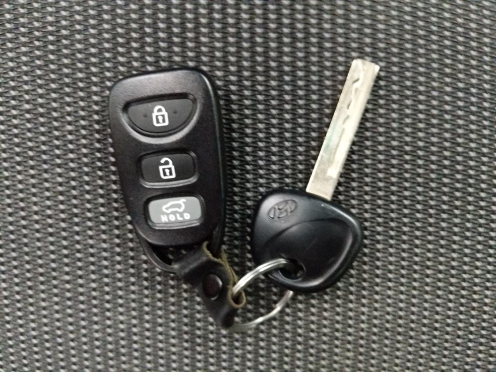 2016 Hyundai Veloster - Keys