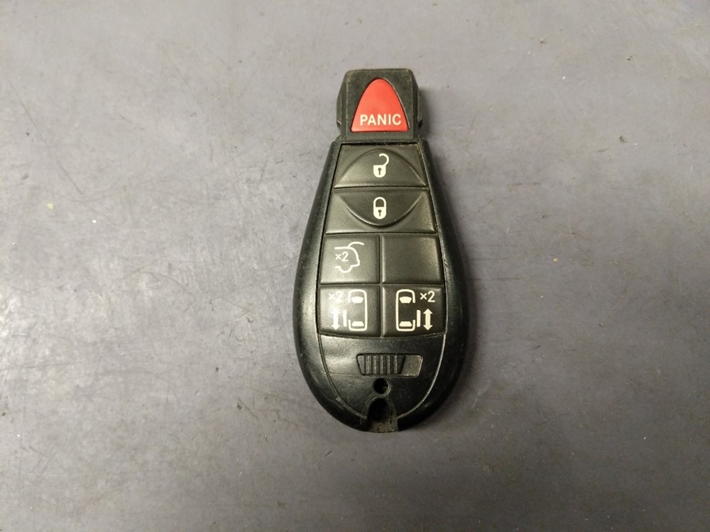 2015 Chrysler Town and Country - Keys