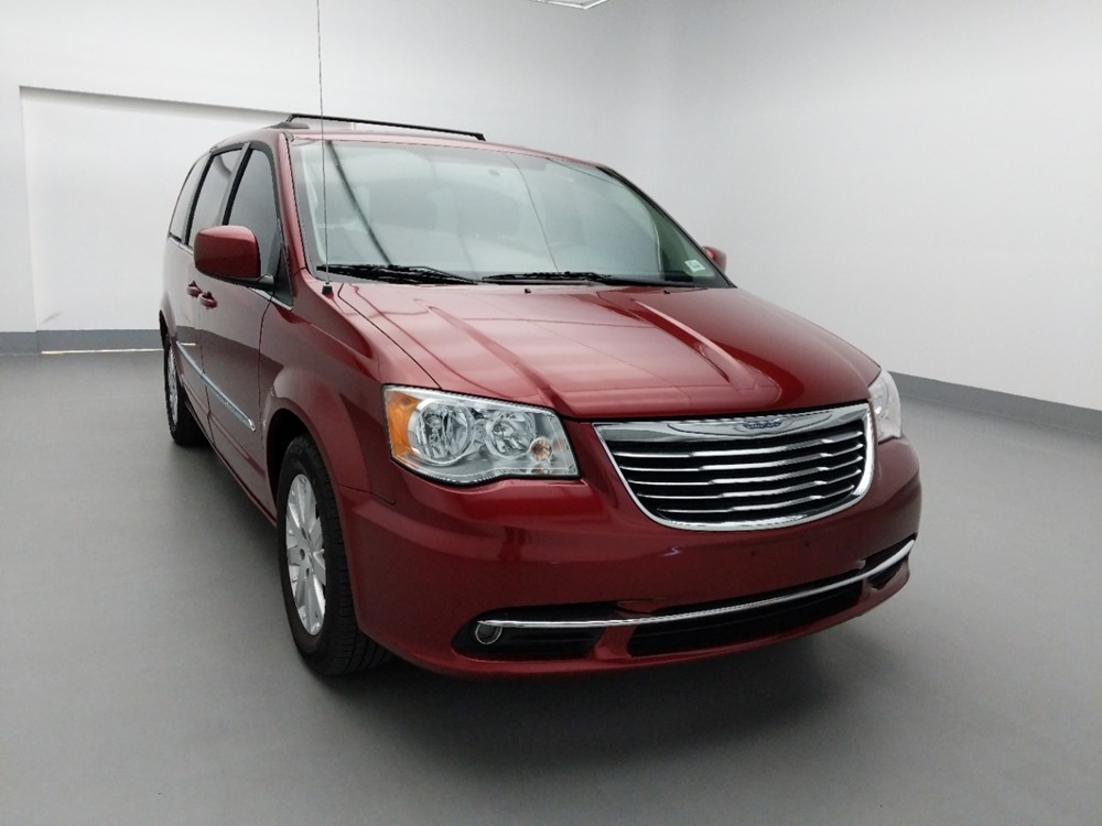 2015 Chrysler Town and Country - Passenger Front Hood