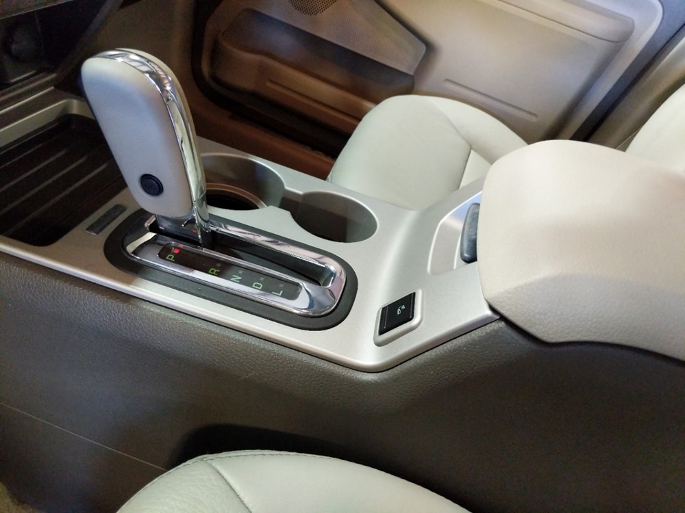 2010 Ford Edge - Center Console/Cup Holders